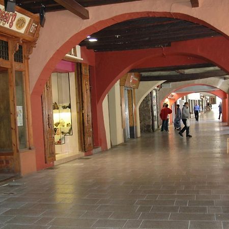 El Terrat Sobre El Mercat La Seu d'Urgell Bilik gambar